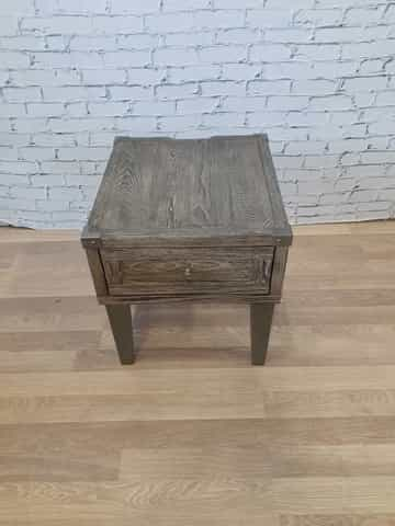 Chazney Rectangle End Table - Gallery Image 7